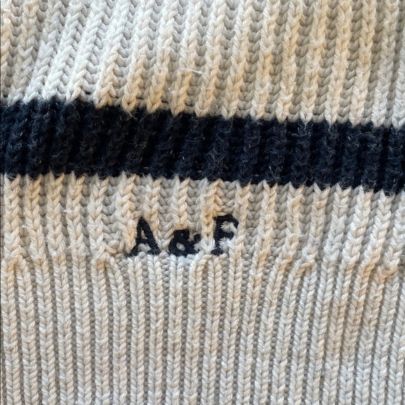 Abercrombie & Fitch Navy and White V-Neck Sweater - Picture 6 of 8